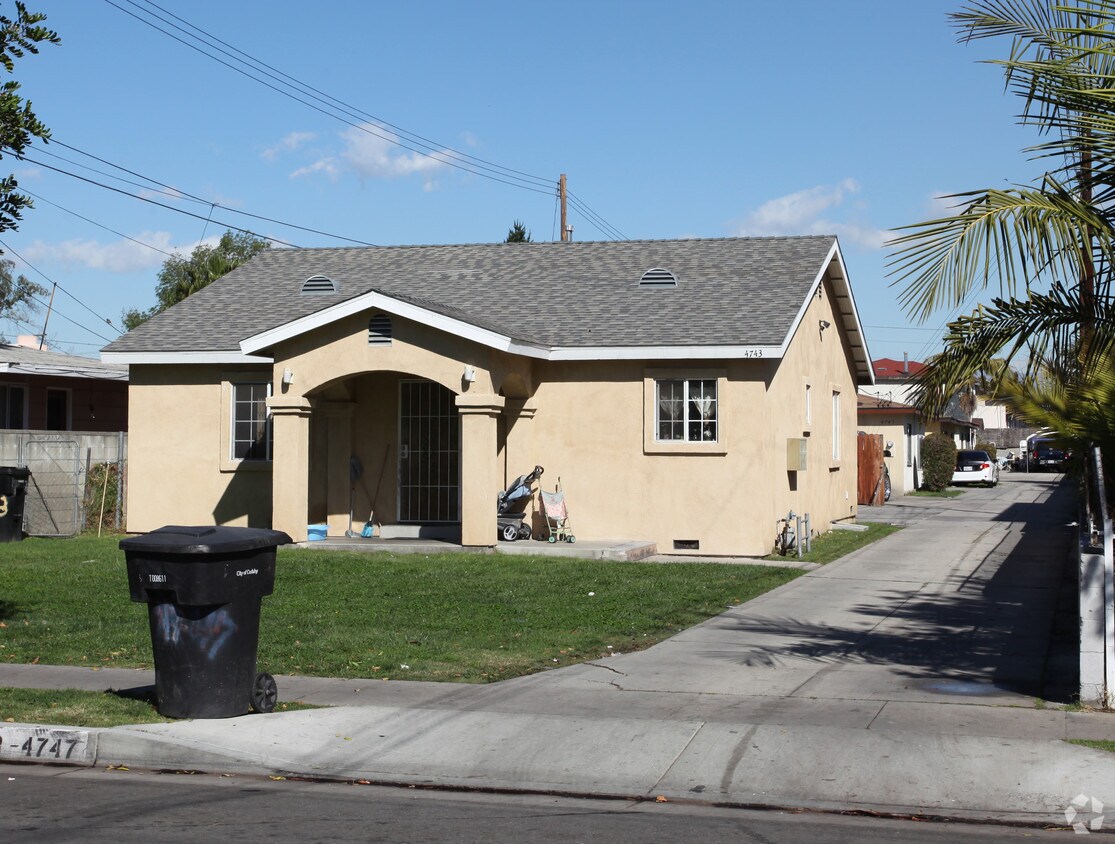 Primary Photo - 4743-4747 1/2 Live Oak St
