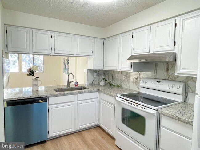 Building Photo - 3708 Sudley Ford Ct
