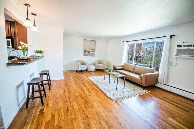 Building Photo - 920 Eudora St. #201
