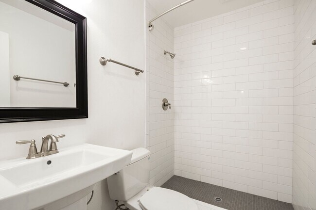 Foto del edificio - 6740 Sabado Tarde Rd