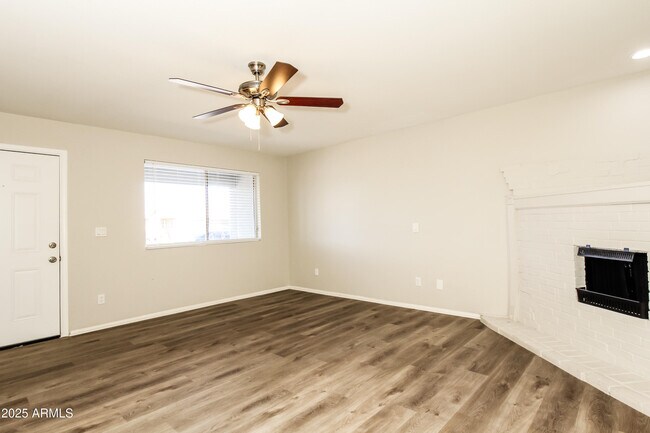 Building Photo - 5501 N 68th Ave