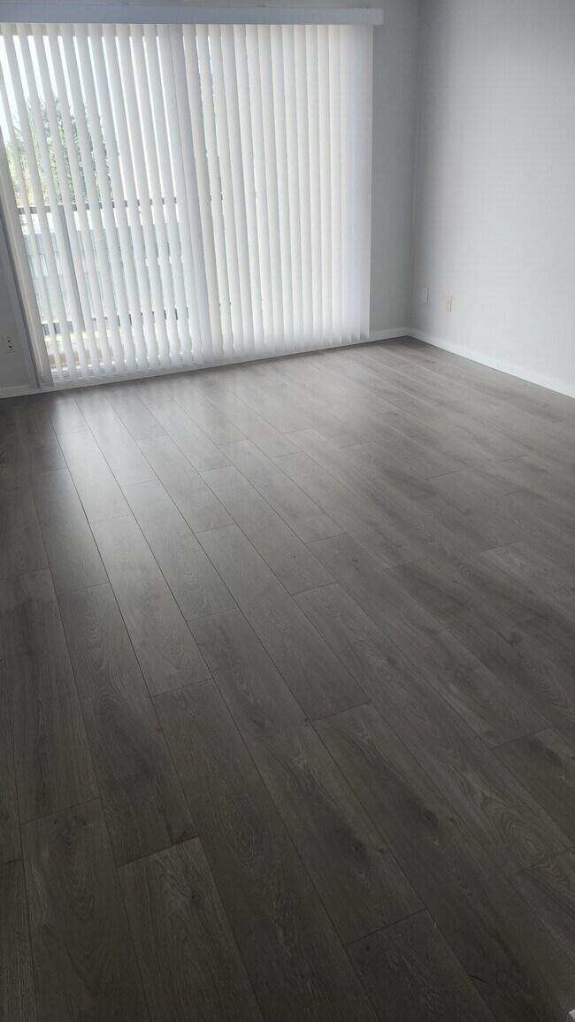 Photo du bâtiment - 3683 E Hastings St