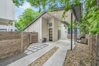 Building Photo - 505 W Odell St