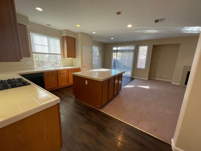 Foto del edificio - 1447 Hunter Creek Dr