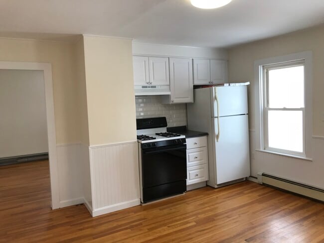 Building Photo - 8 Myrtle St