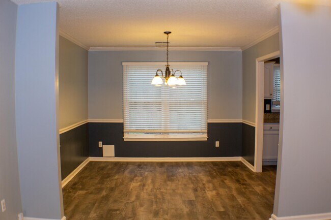 Building Photo - 3540 Tunas St