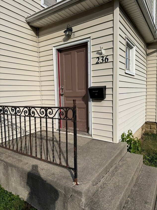 Foto principal - 236 Woods Ave
