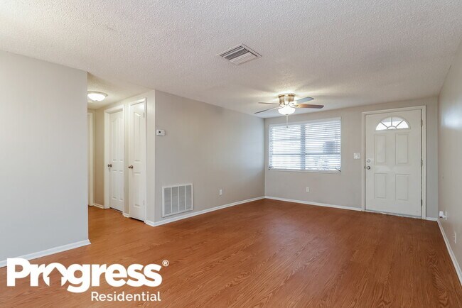 Building Photo - 3447 Wilson Dr