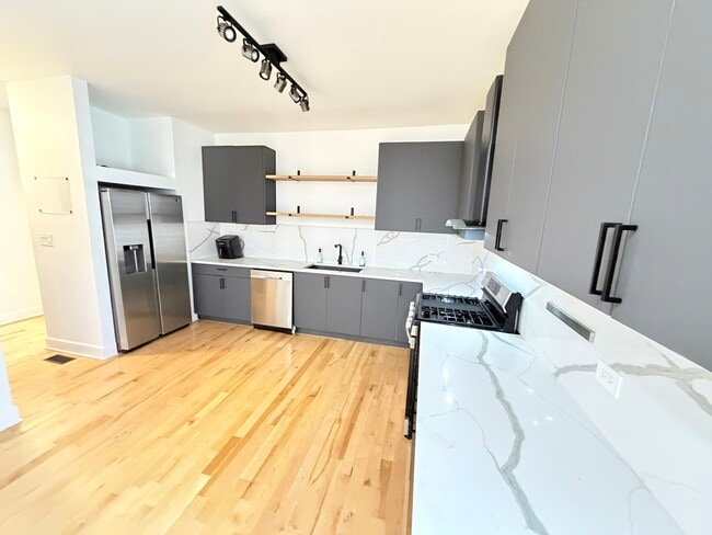 Building Photo - 1945 W Thomas St