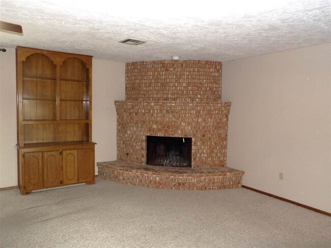 Foto del edificio - 308 SE Camelot Dr