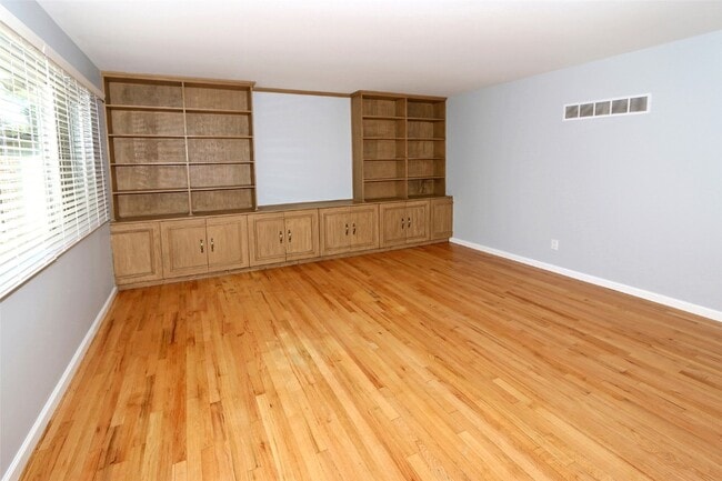 Foto del edificio - 12901 Fernway Ln