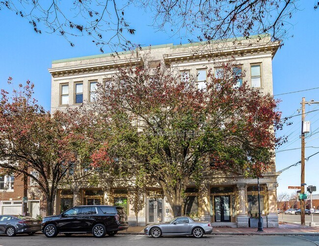 Foto del edificio - 212 E Clay St