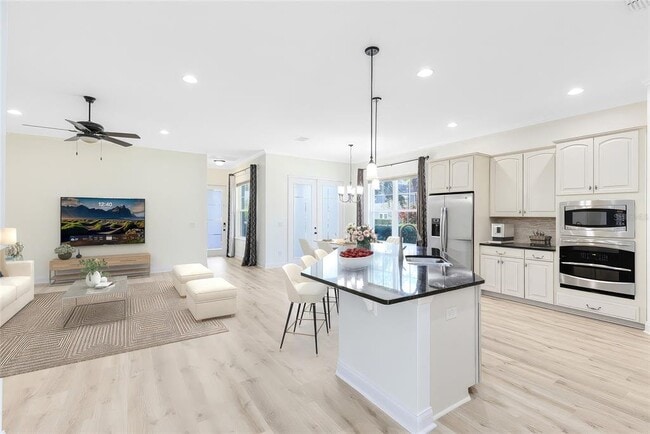 Foto del edificio - 8408 Laureate Blvd