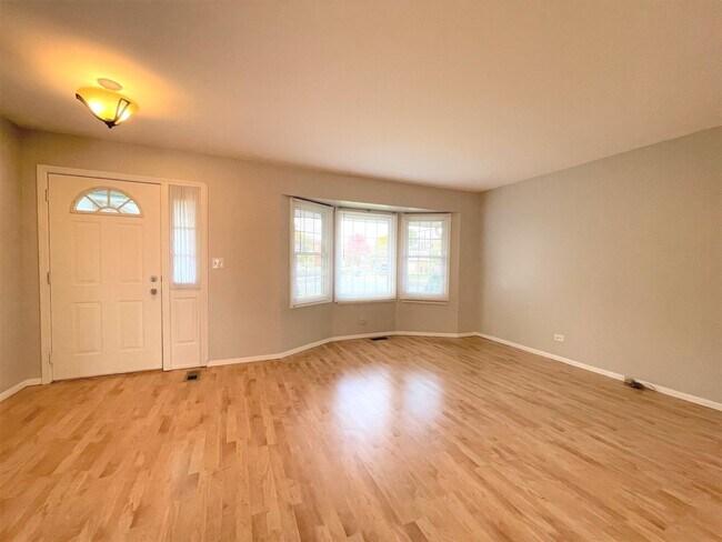 Building Photo - 625 Randi Ln