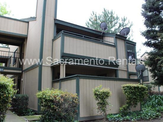 Building Photo - Wonderful 2bd/1+ba South Natomas Condo in ...