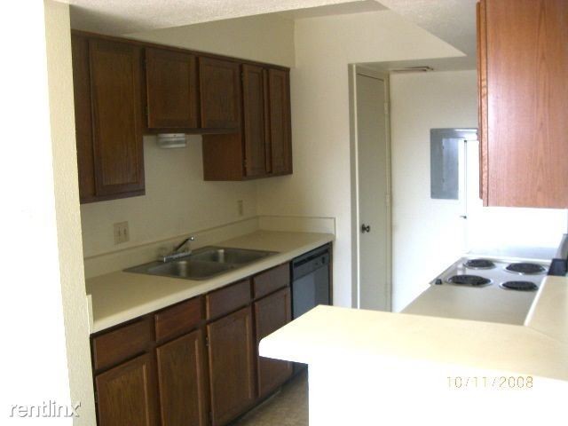 Building Photo - 13330 Emily Rd