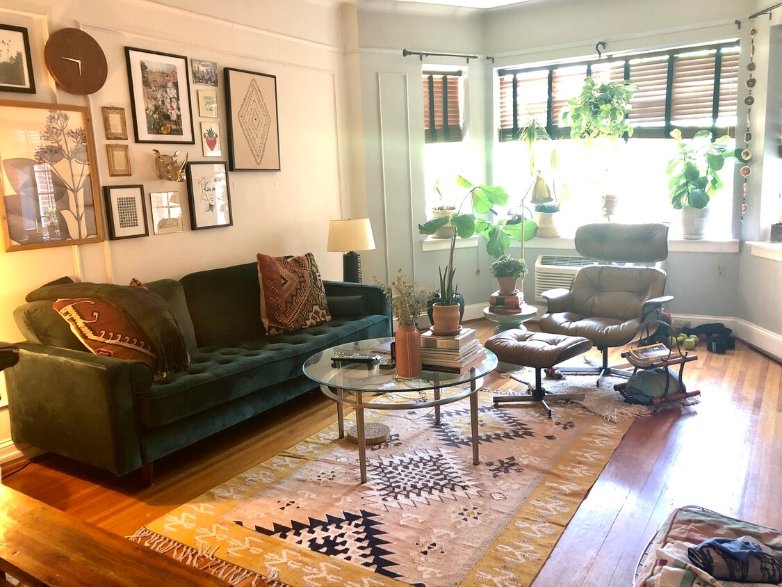 Primary Photo - 301 W 10th St
