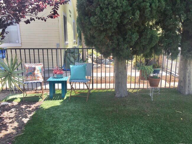 front yard seating - 9030 Krueger St