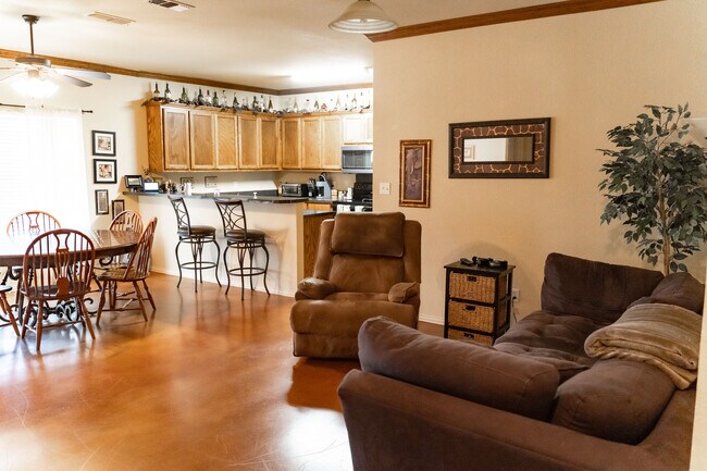 Foto del edificio - 103 Brock Hill Ln