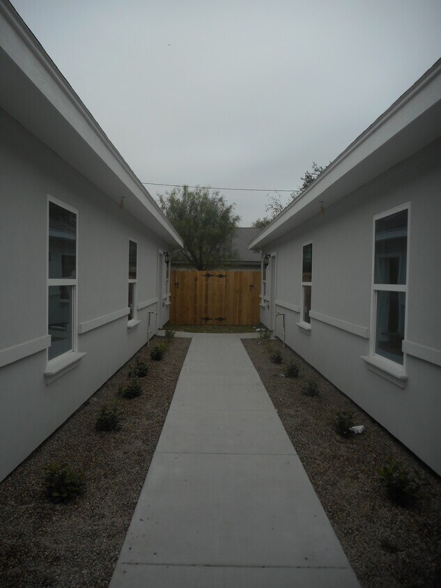 Primary Photo - 3601 Hawthorne Ave