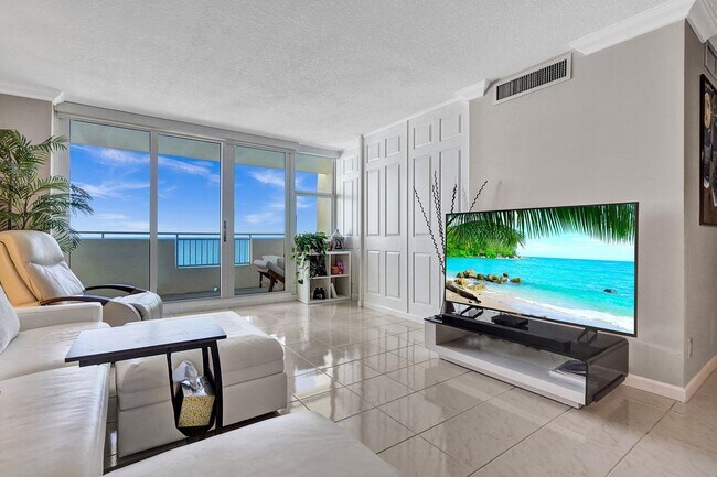 Foto del edificio - 3180 S Ocean Dr