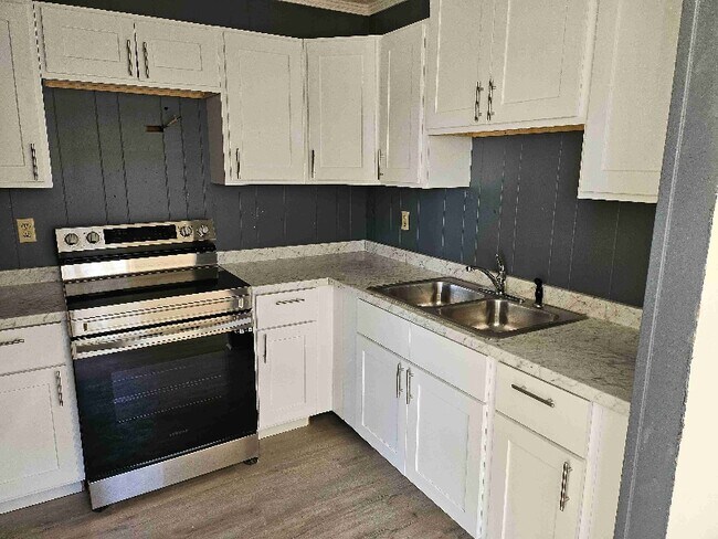 Building Photo - 287 Oliver Dr