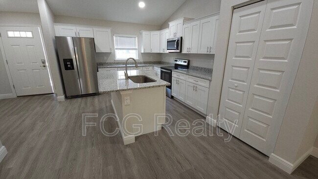 Building Photo - 9091 N Peachtree Way