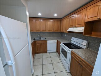 Building Photo - 6960 Miami Gardens Dr