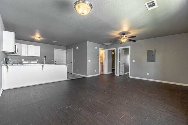 Foto del edificio - 109 2nd Ave SW
