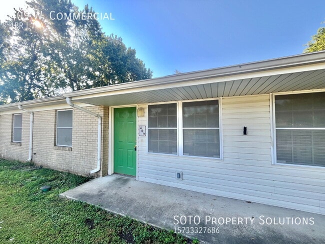 Building Photo - 409 W. Commercial-