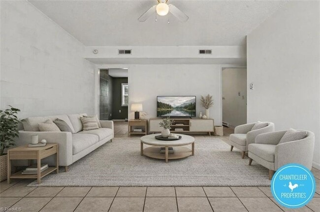 Building Photo - 1500 Autumn Dr