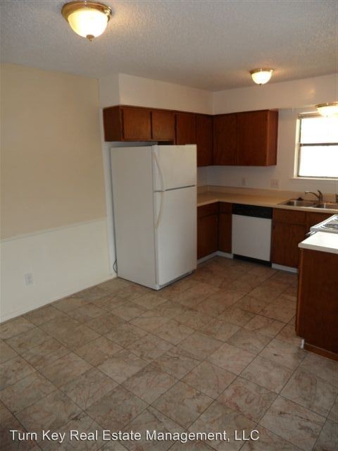 Building Photo - 4832 Wellesley Ave