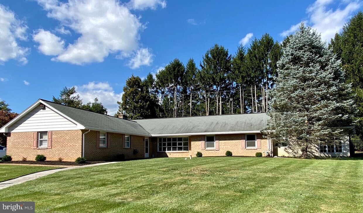 Primary Photo - 263 Evelina Rd