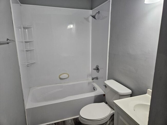 Building Photo - 6607 Amanda Cir