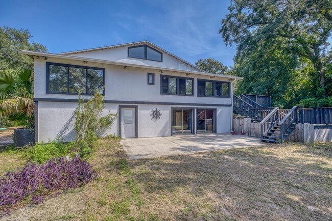 Building Photo - 4811 Soundside Dr