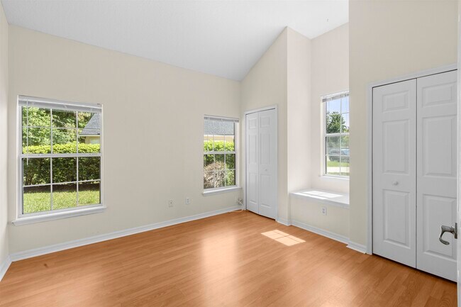 Building Photo - 289 N Churchill Dr