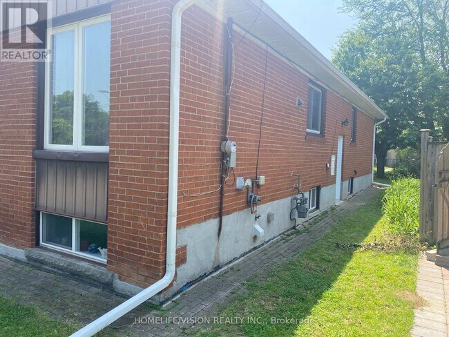 Photo du bâtiment - 183 Combe Ave