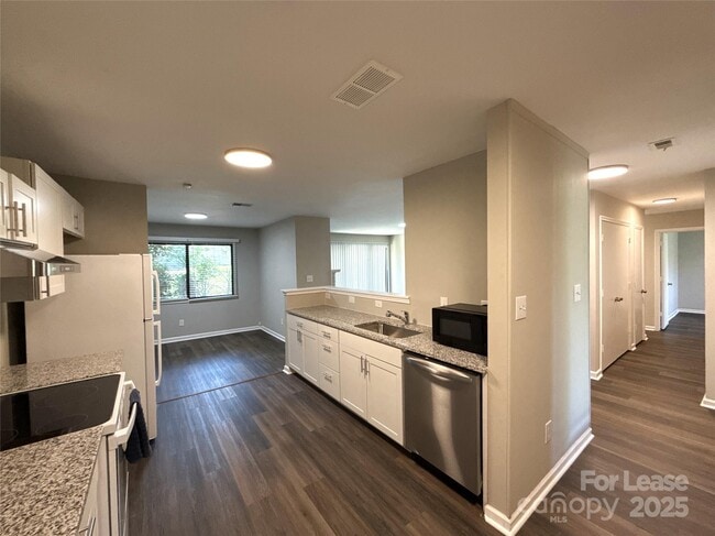 Building Photo - 3621 Willow Point Dr