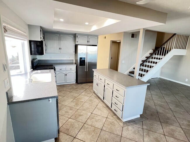Foto del edificio - Dazzling Lake Summit Lake View Single Family Home!