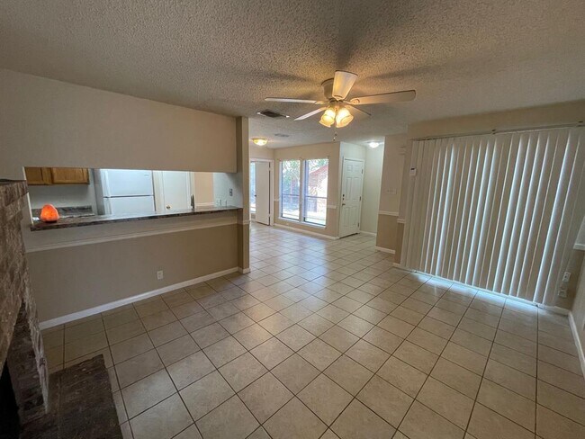 Foto del edificio - 318 W William Cannon Dr