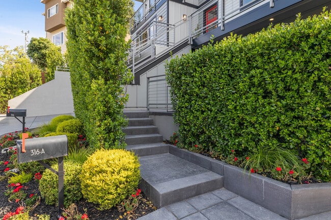 Building Photo - 316 Humboldt Rd