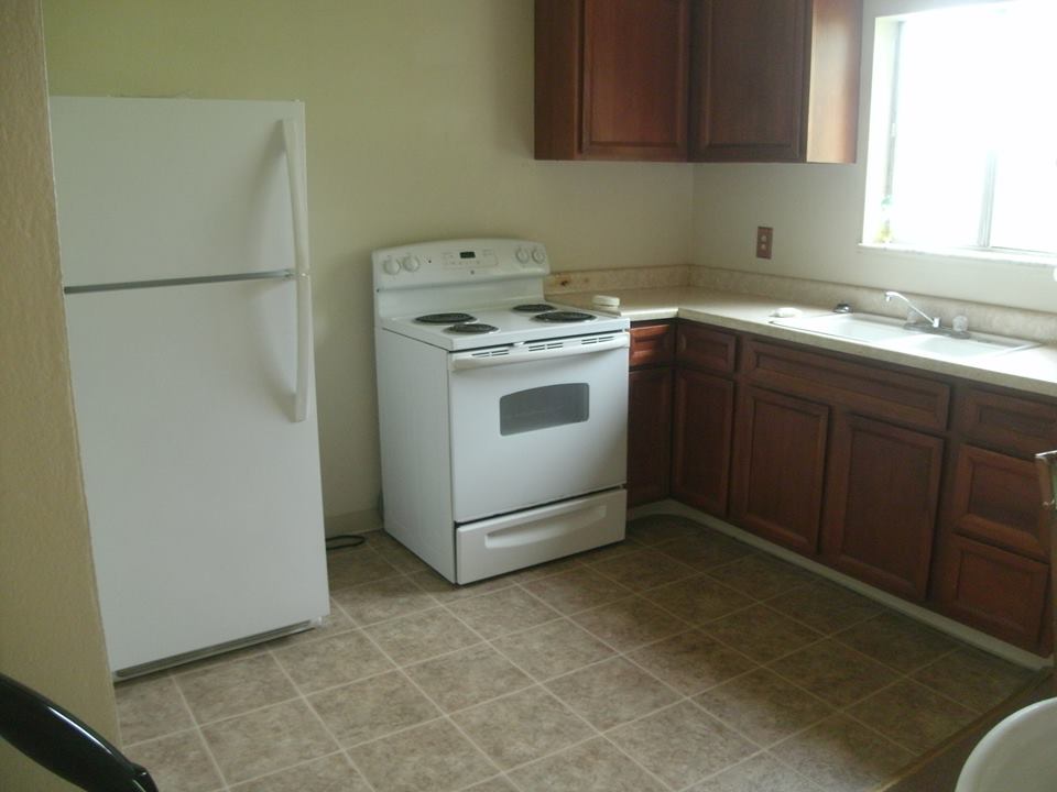 Kitchen - 865 Laurel St