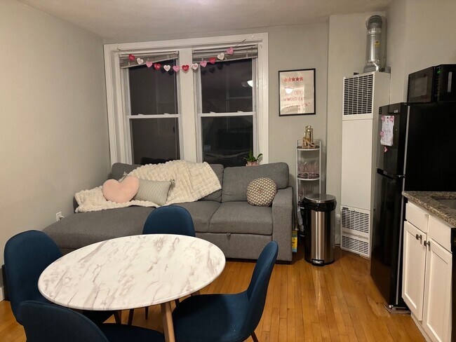 Foto del edificio - 145 Endicott St