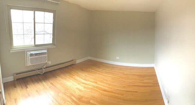 Foto del edificio - 6300 W Irving Park Rd