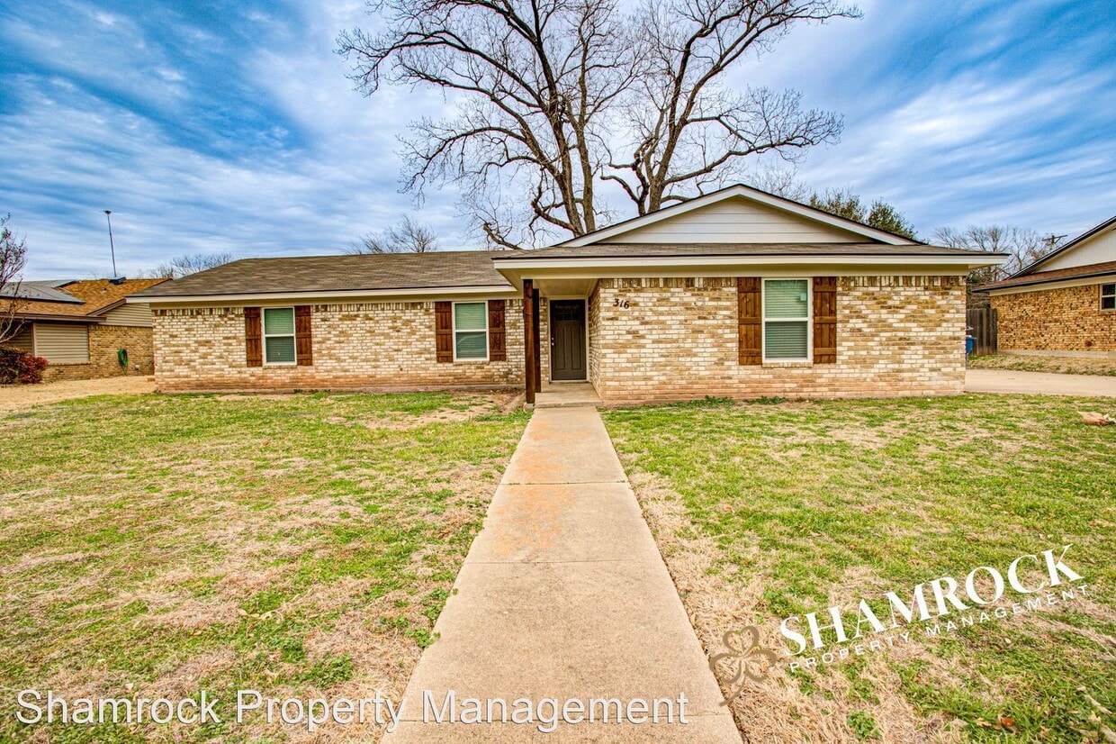 3 br, 2 bath House 316 Travis House Rental in Hewitt, TX