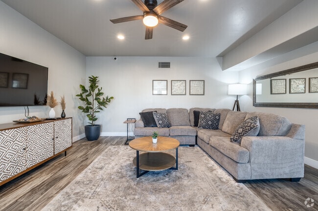 Interior Photo - Campbell Ranch