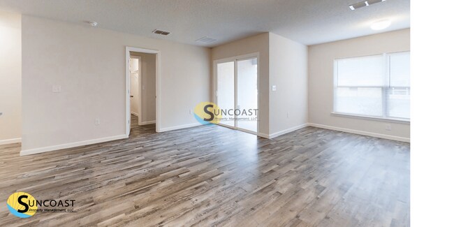 Foto del edificio - 24 Raintree Pl