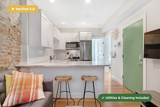 Foto del edificio - Furnished Private Bedroom in East Boston