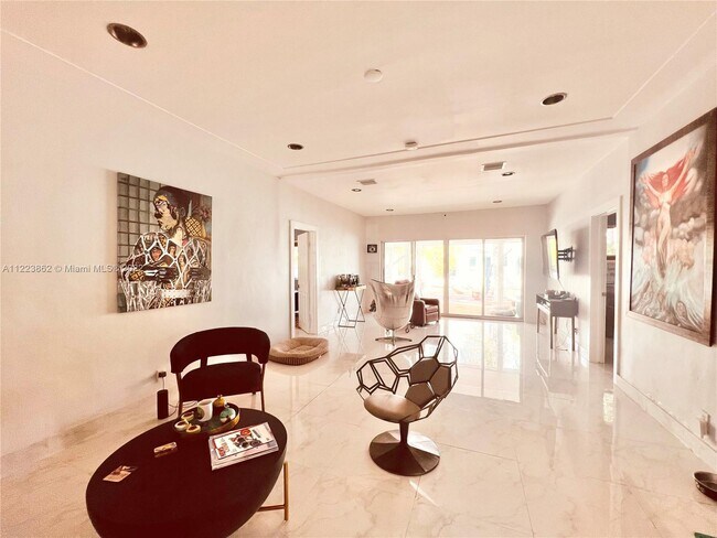 Foto del edificio - 8140 Hawthorne Ave