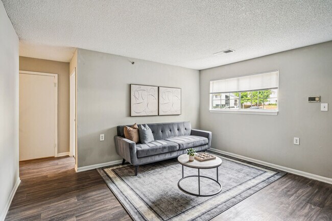 Foto del edificio - 1705 Kenridge Pkwy